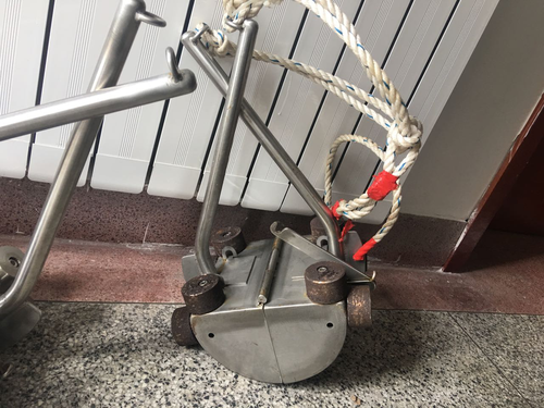 抓斗式采泥器